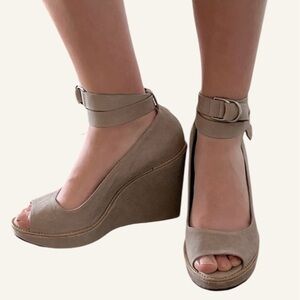 BRUNELLO CUCINELLI Taupe Wedge Sandals🌸